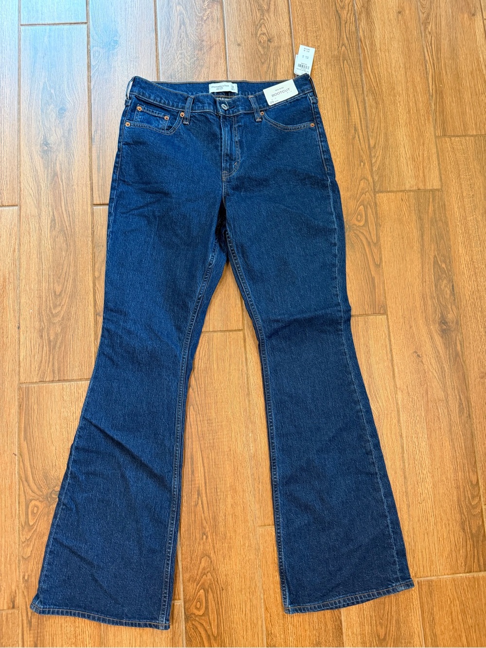Abercrombie & Fitch Dark Blue bootcut Jeans / women’s 29 long / nwt
